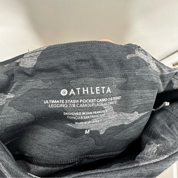 Athleta Ultimate Stash Pocket Black Camo Lightning 7/8 Tights Size Medium - Picture 7 of 10